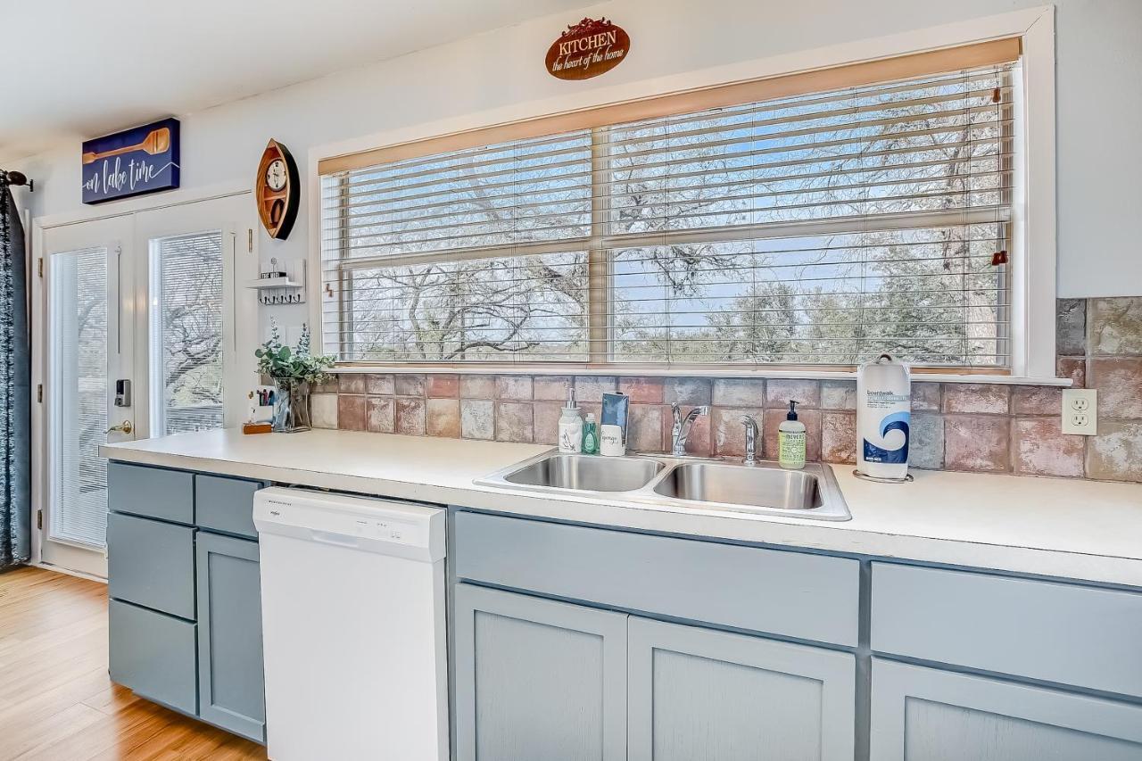 Lakeview Lodge Spicewood Экстерьер фото