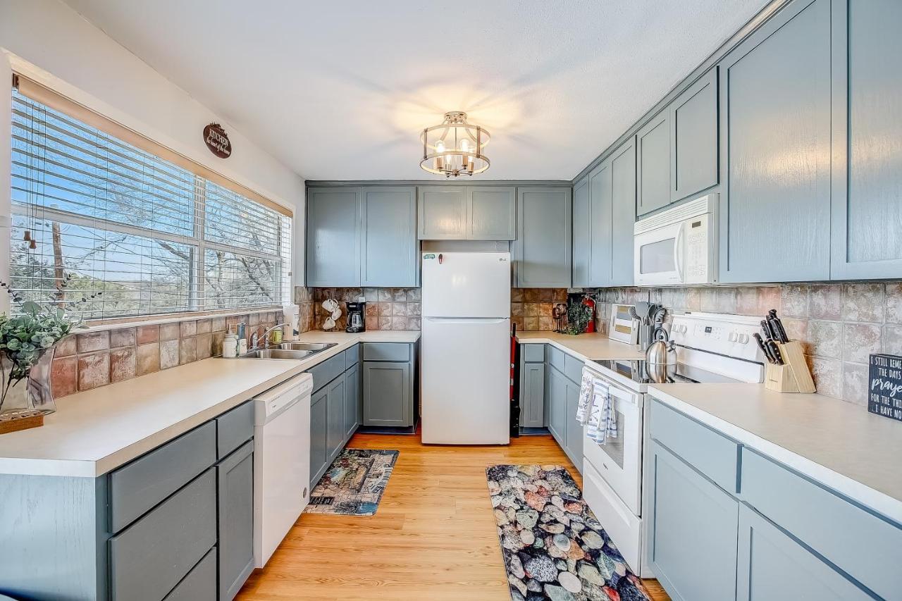 Lakeview Lodge Spicewood Экстерьер фото