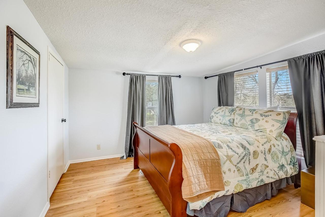 Lakeview Lodge Spicewood Экстерьер фото